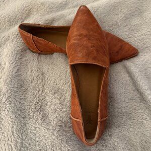 🥂 Frye Kenzie Venetian Pointed Toe Flats – Size 7 | Chic & Timeless